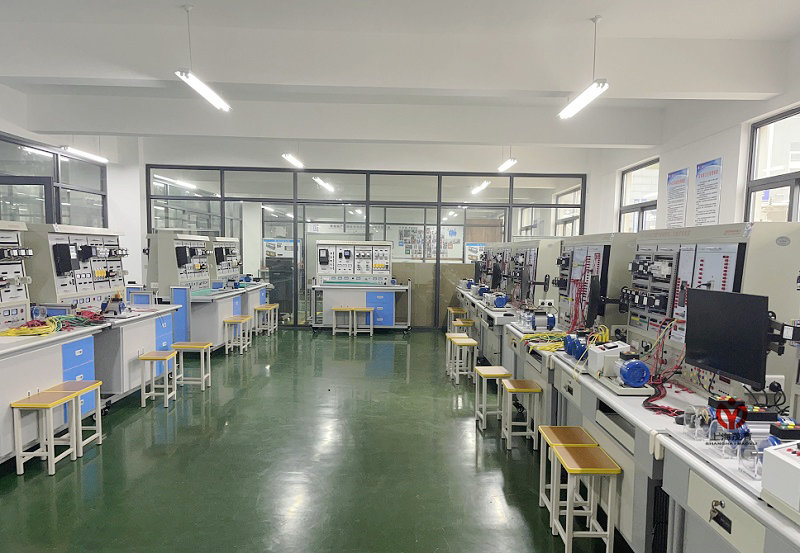 �������м��S���