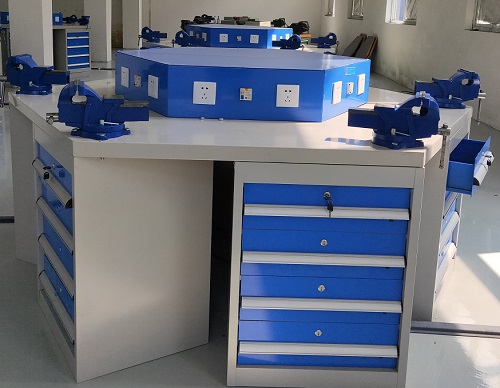 六工位鉗工桌